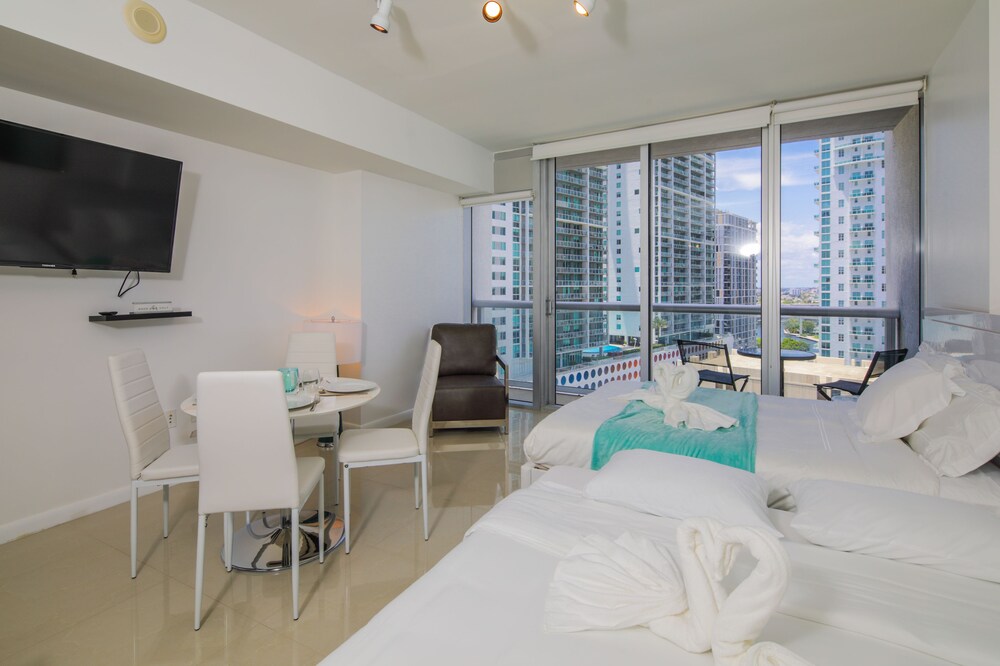 Icon Brickell Downtown W Miami Suites - photo 6