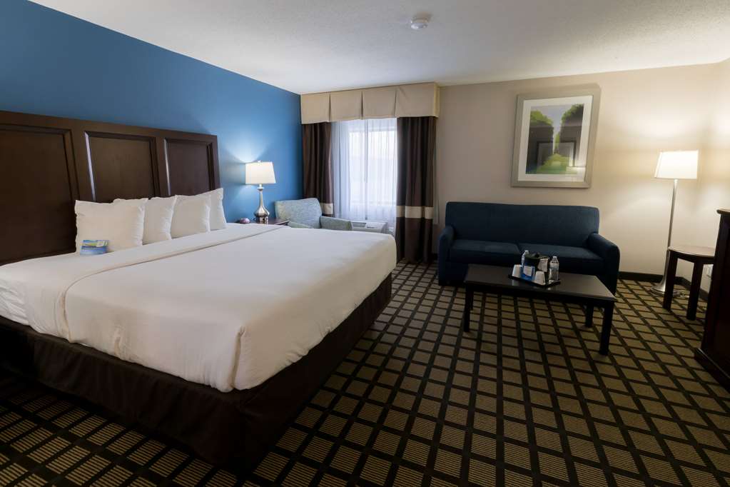 Baymont by Wyndham Detroit Airport Romulus - photo 10