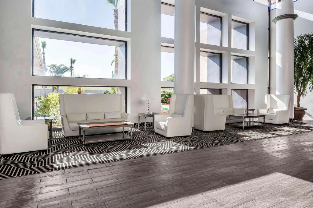Clarion Hotel Orlando International Airport - photo 8