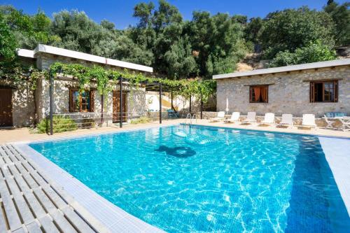 Villa Talos — 4-Star Luxury Hotel in Palaiochora, Greece