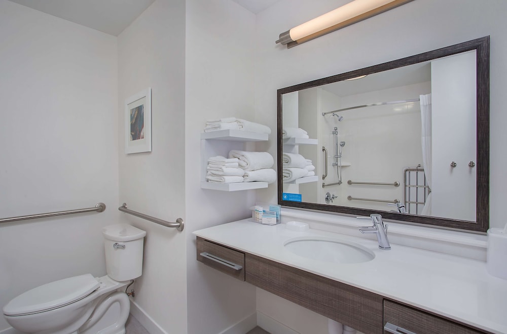 Hampton Inn Vincennes - photo 20