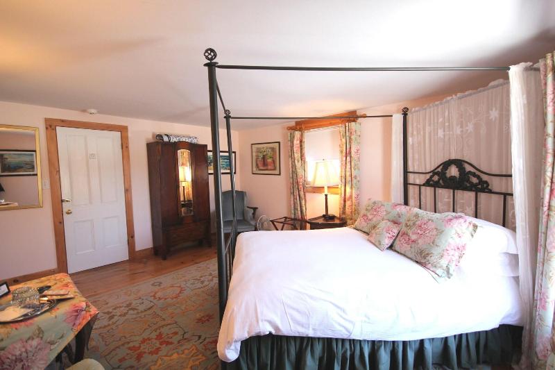 Highland Lake Inn - photo 34