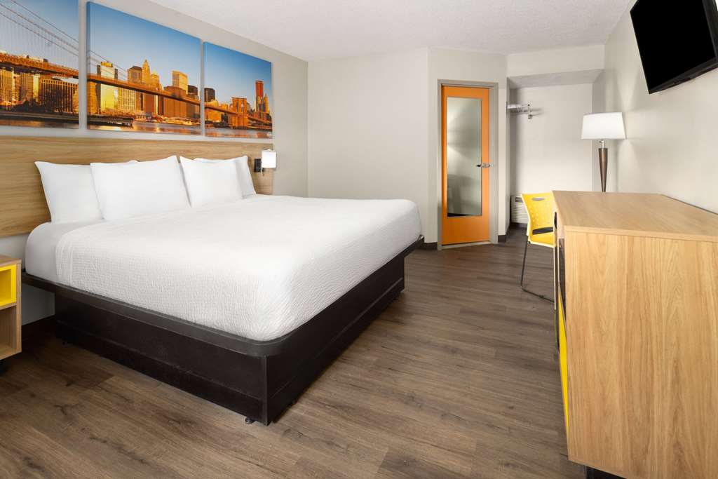 Days Inn & Suites by Wyndham Albany - photo 15