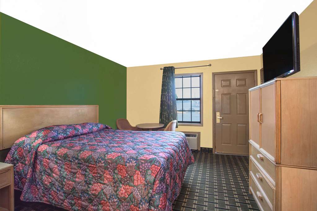 Knights Inn Wildersville - photo 13