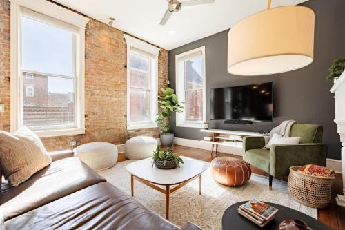 Luxury 4BR Washington Park Walk Everywhere in Cincinnati, United States