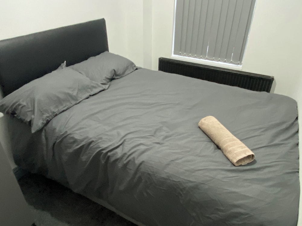 Room in Guest Room Big Room Near Coventry City Centre in Coventry, United Kingdom