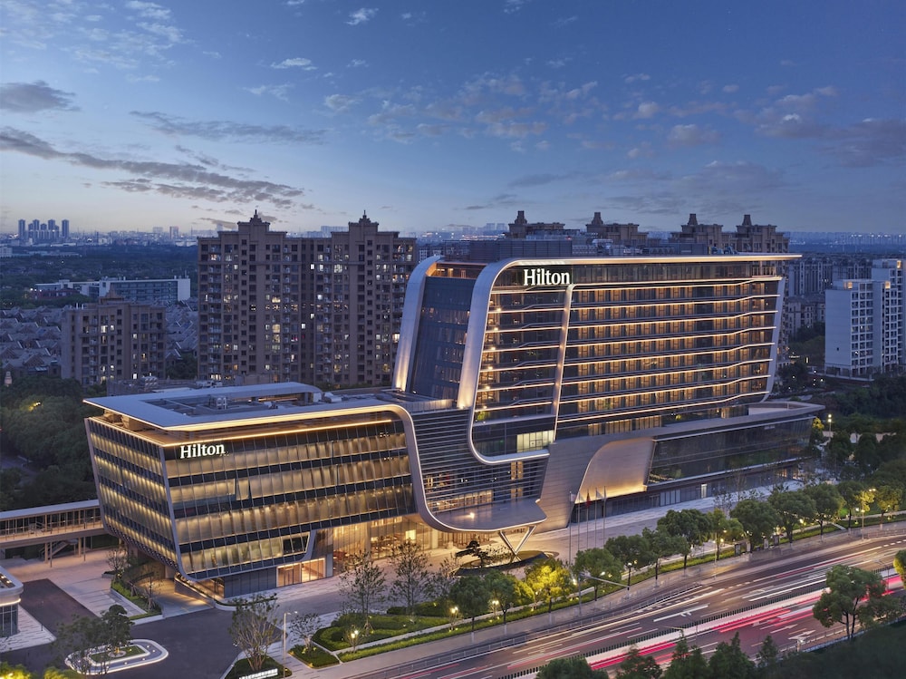 Hilton Shanghai Greater Hongqiao — 4-Star Luxury Hotel in Shanghai, People's Republic of China