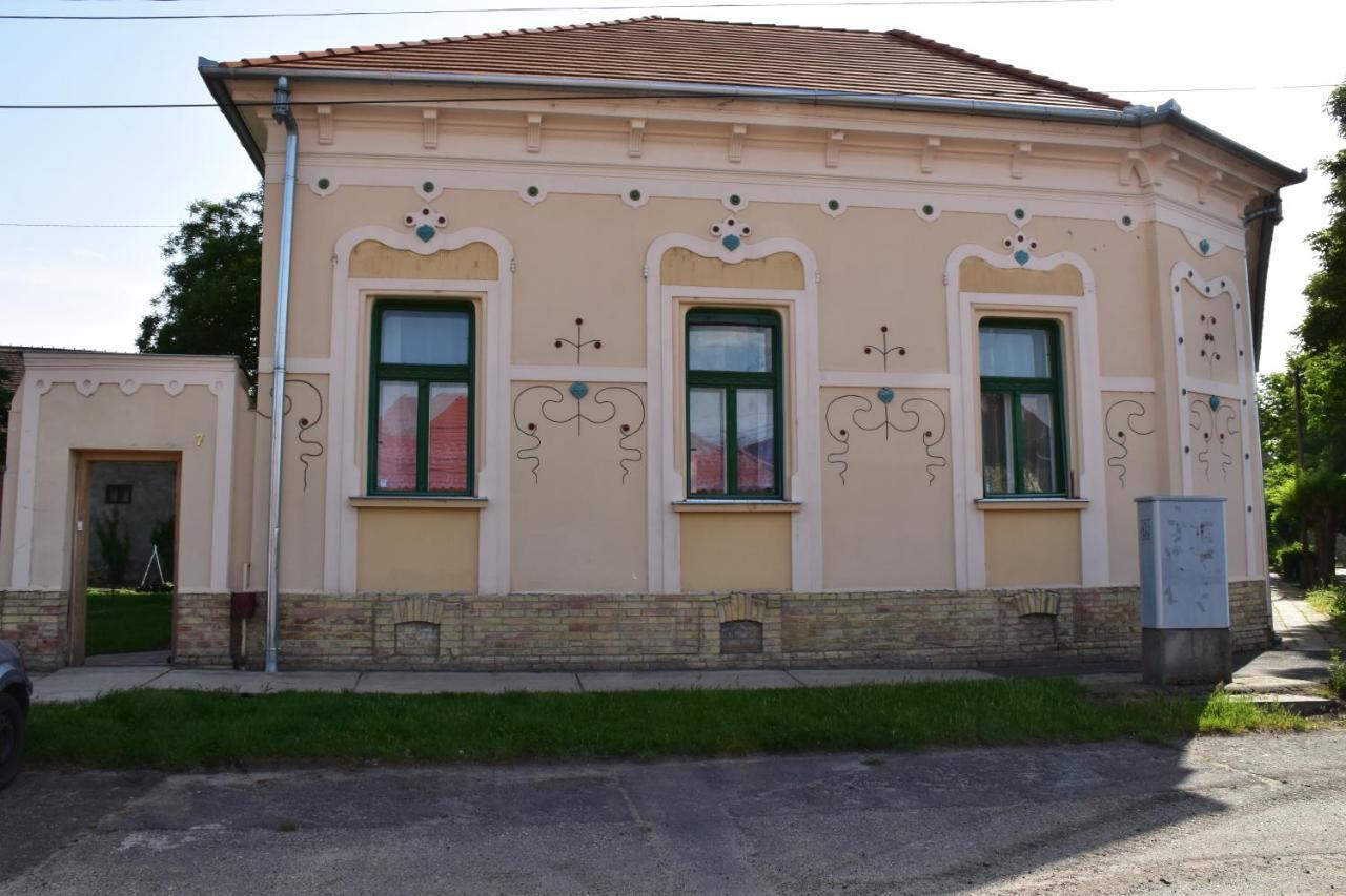 Borostyán Vendégház in Nagykoros, Hungary