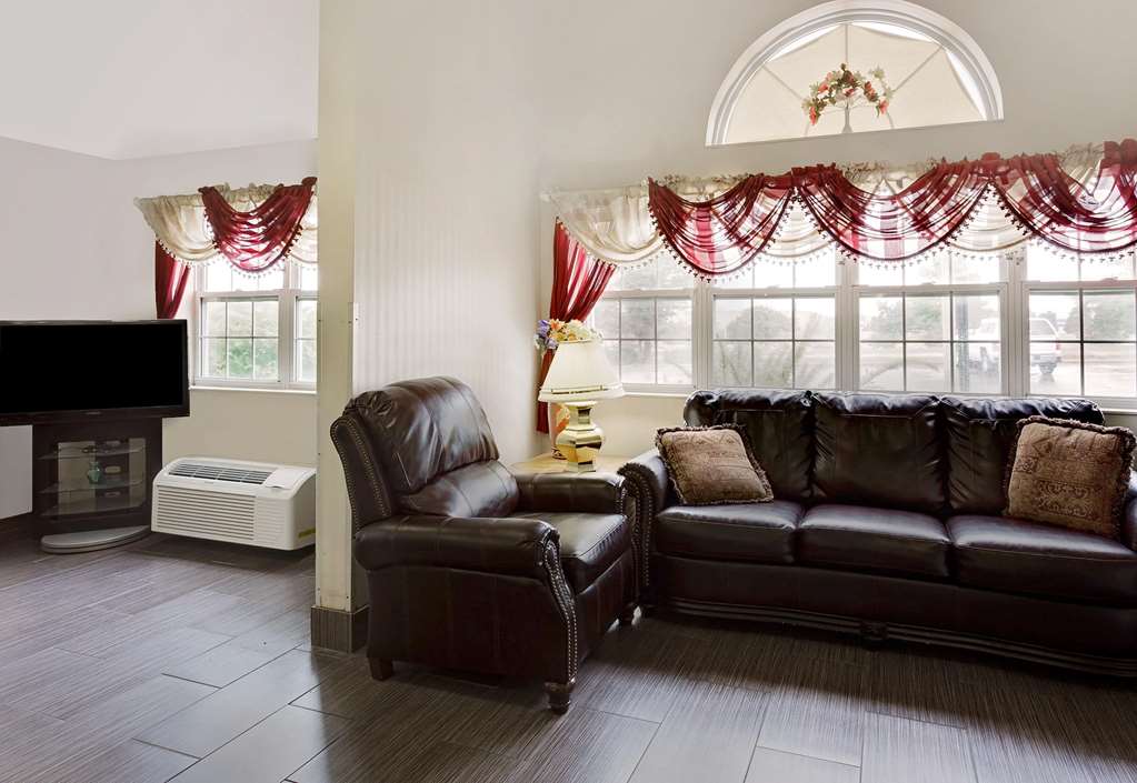 Microtel Inn & Suites by Wyndham Madison East - photo 4