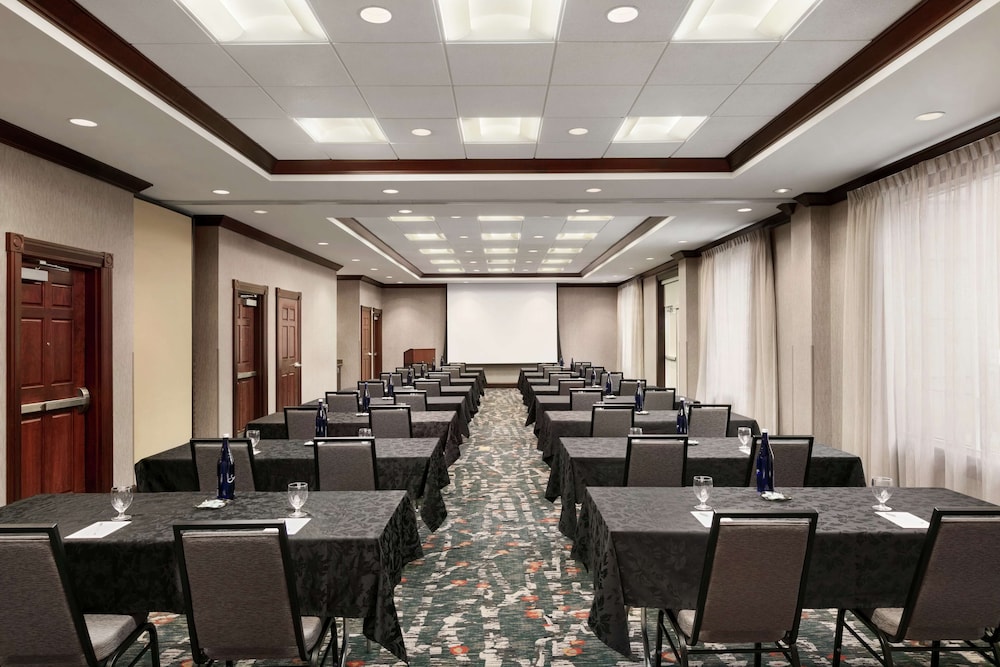 Hampton Inn & Suites Washington Dulles International Airport - photo 30