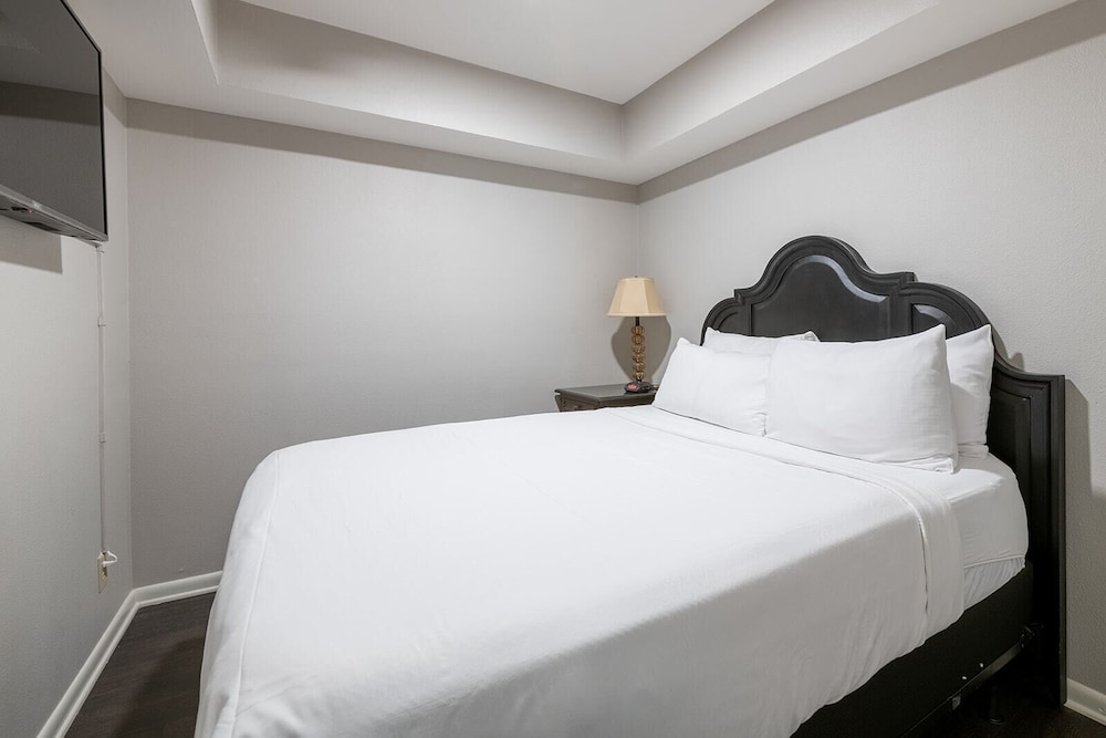 French Quarter Suites Hotel - photo 25