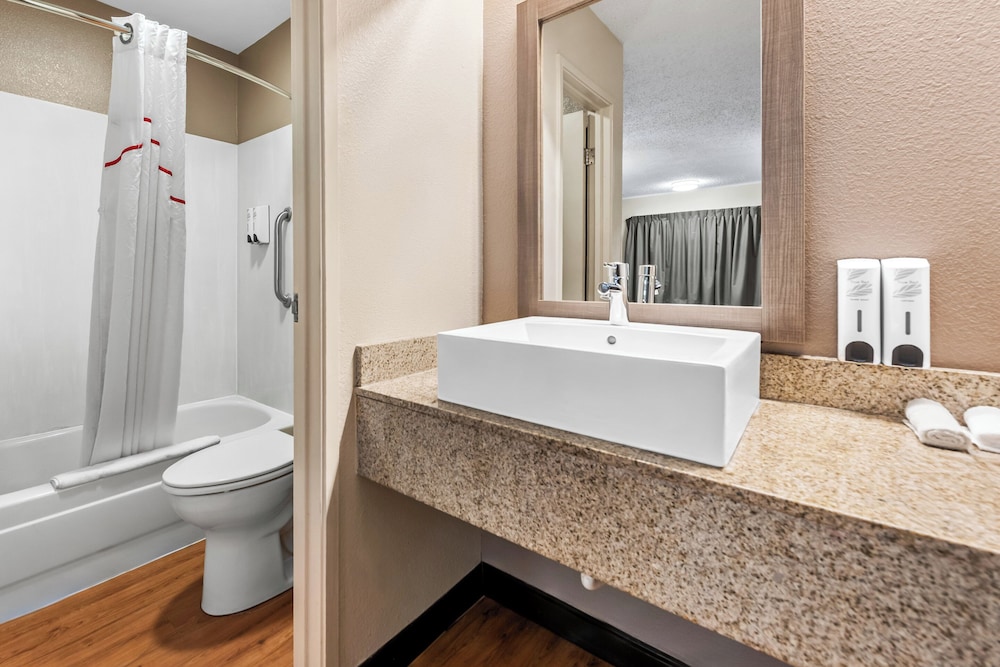 Red Roof Inn Columbus West Hilliard - photo 28