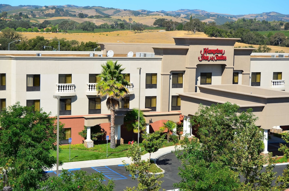 Hampton Inn & Suites Paso Robles - photo 40