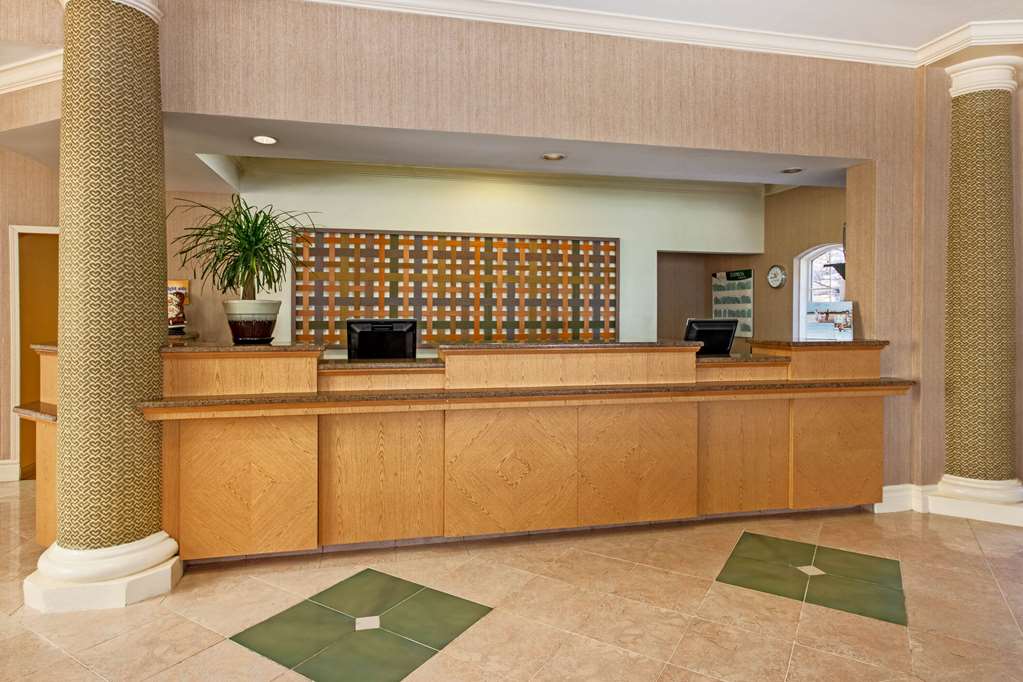 La Quinta Inn & Suites by Wyndham Albuquerque West - photo 5