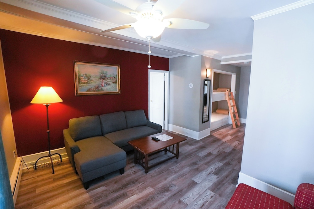 North Beach Hotel - photo 19