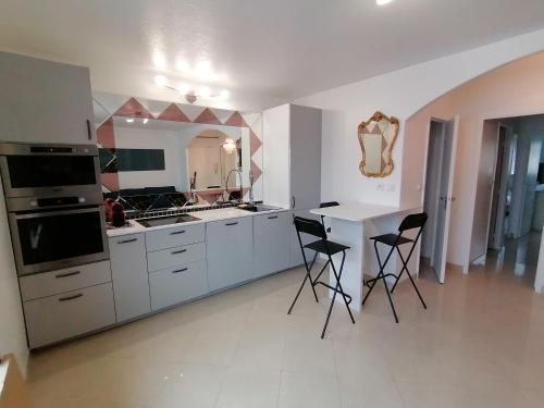 Nice Vue Mer 50m Plage Parking - last minute hotel in Nice