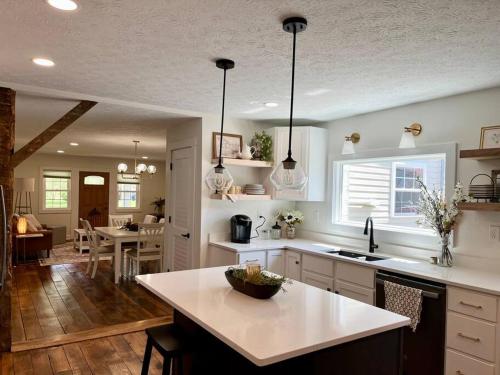 A Winfield Bungalow — 4-Star Luxury Hotel in Dover, United States