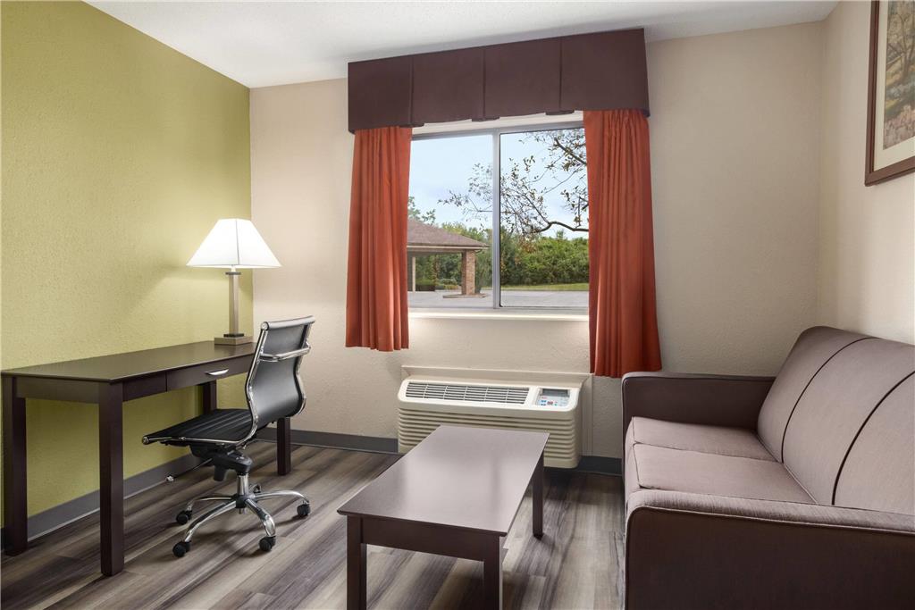 Baymont by Wyndham Monroe - photo 8