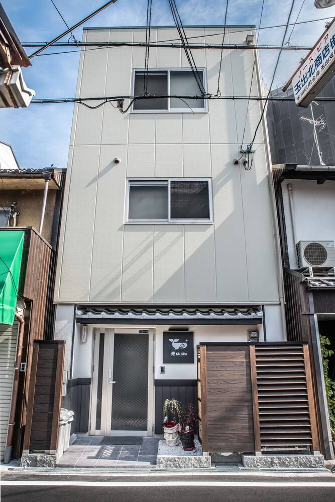 Kujira 203 - carbon neutral hotel in Osaka