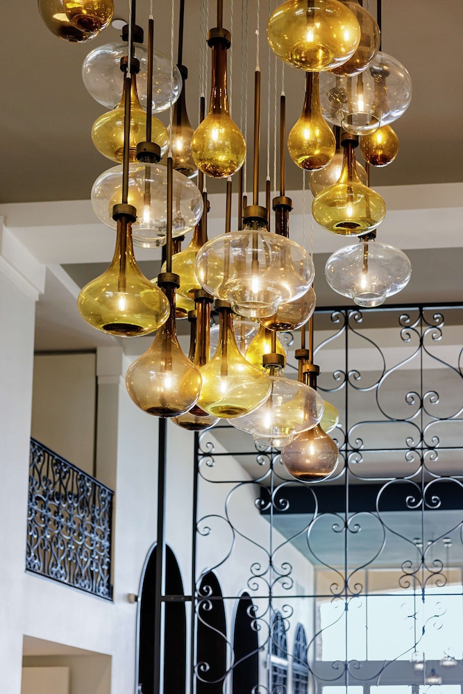 The Cassara Carlsbad Tapestry Collection by Hilton - photo 6