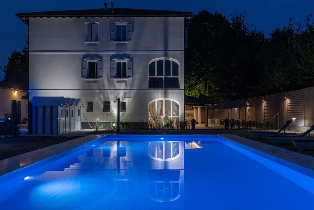 Villa Petra — 4-Star Luxury Hotel in Novellara, Italy