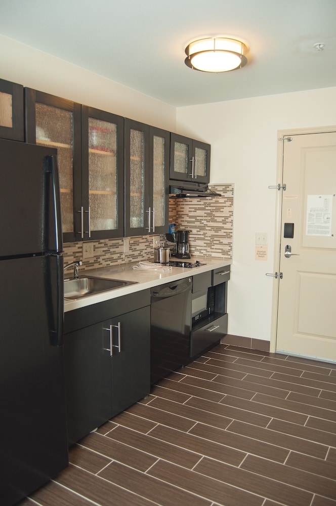 Candlewood Suites Fort Collins by IHG - photo 18