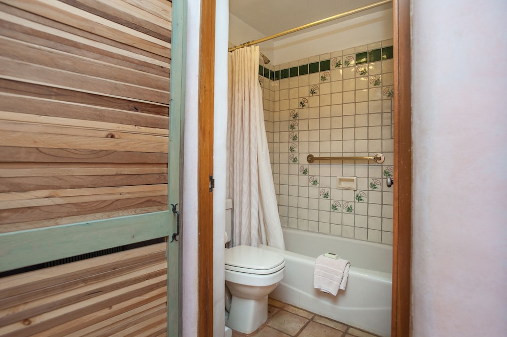 Inn on La Loma Plaza - photo 72