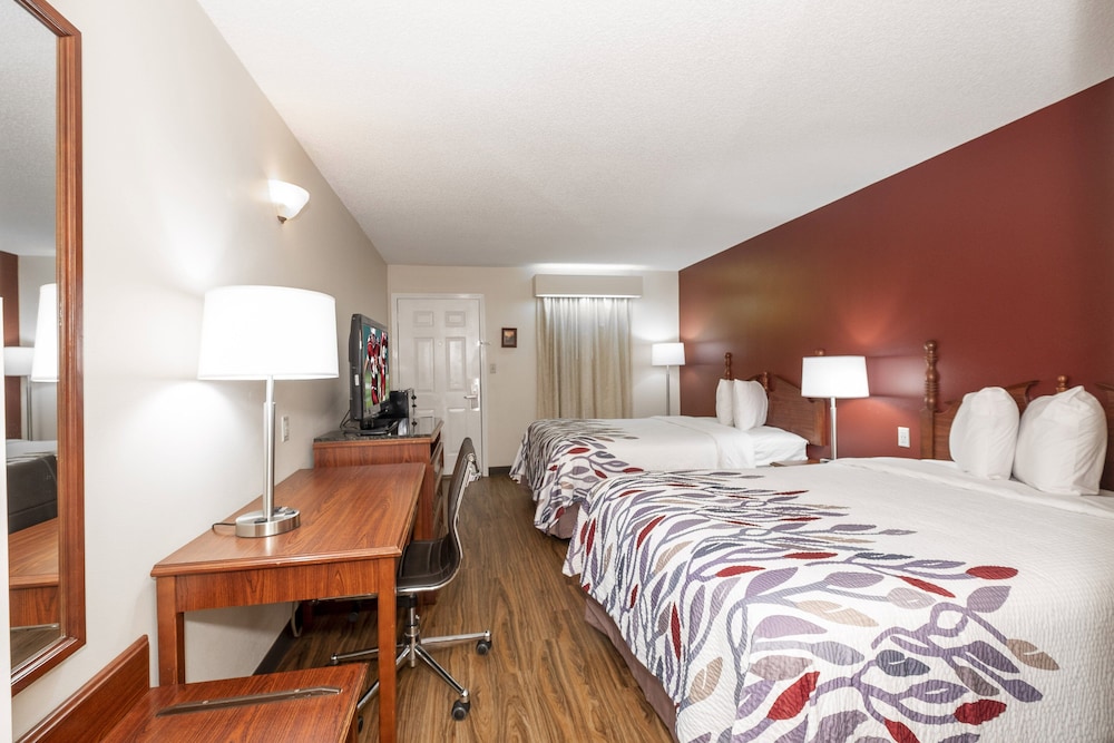Red Roof Inn & Suites Calhoun - photo 13