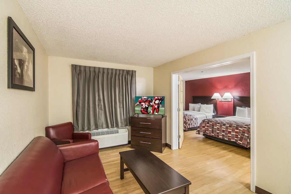 Red Roof Inn & Suites Pensacola East Milton - photo 5