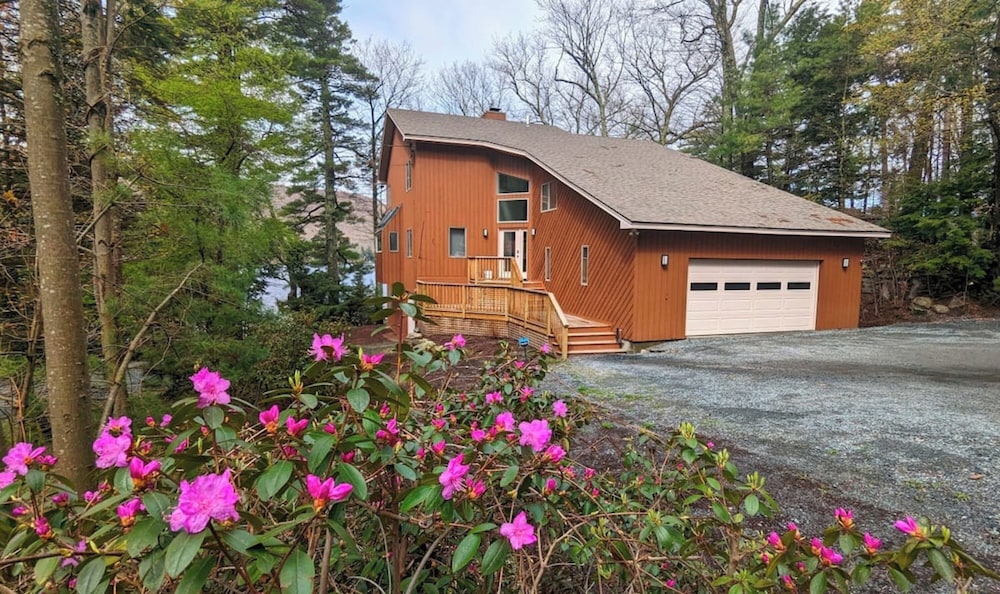 Temple's Sunset Harbor - last minute hotel in Newbury