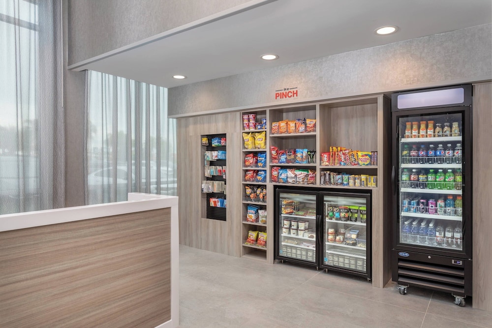 TownePlace Suites by Marriott Orlando Southwest Near Universal - photo 27