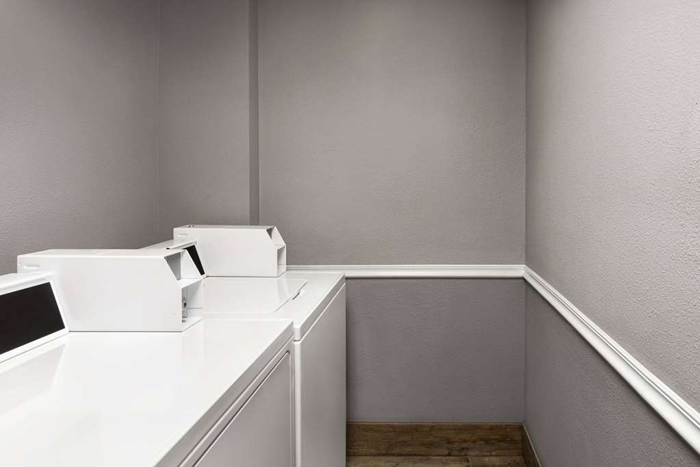 La Quinta Inn & Suites by Wyndham Chicago Tinley Park - photo 45