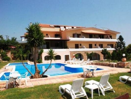 Hotel Chrisais in Gefyra, Greece