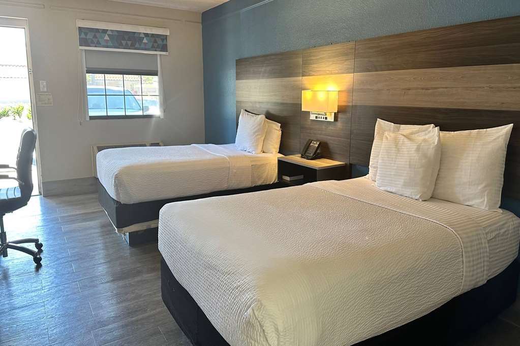 Days Inn by Wyndham San Diego Vista - photo 8