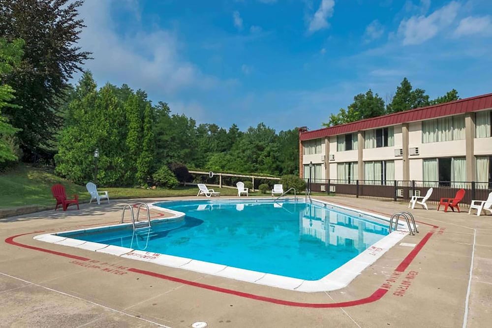 Days Inn by Wyndham Williamsport - photo 18