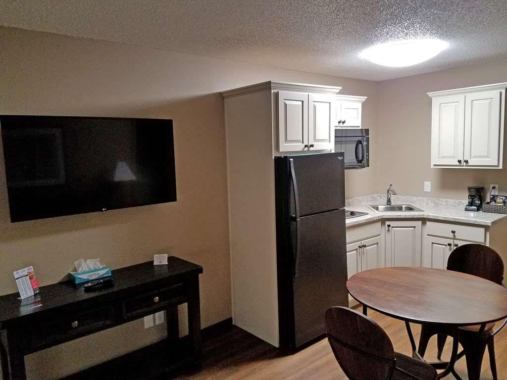 Americas Best Value Inn & Suites Bismarck - photo 8