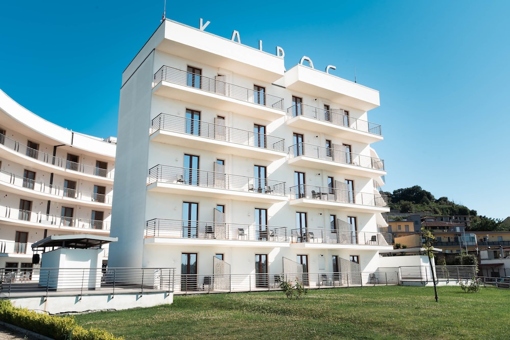 Kairos Hotel - carbon neutral hotel in Quarto