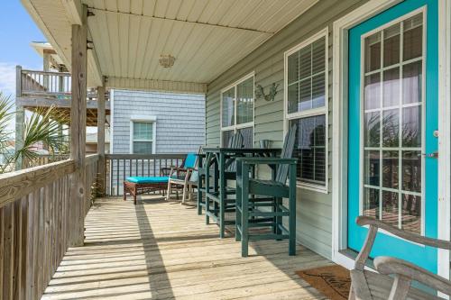 Sherrys Paradise by Oak Island Accommodations - photo 20