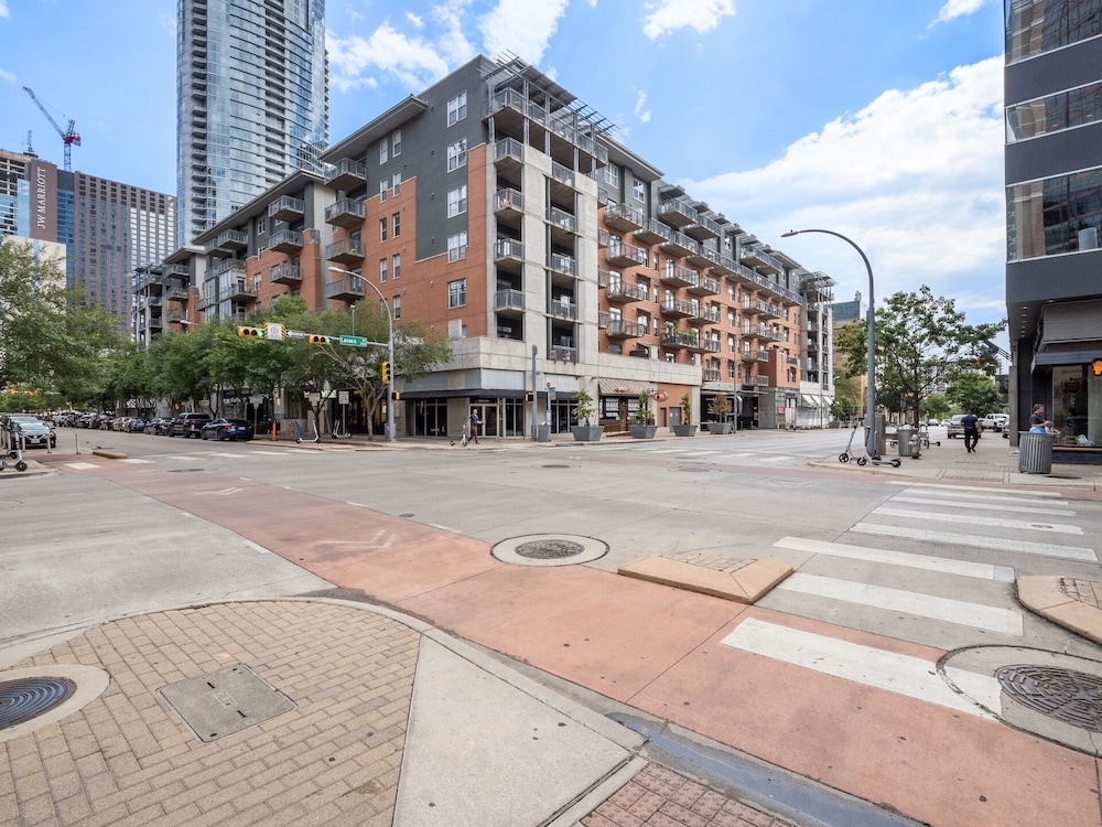 The Guild Downtown Lavaca St — 4-Star Luxury Hotel in Austin, United States