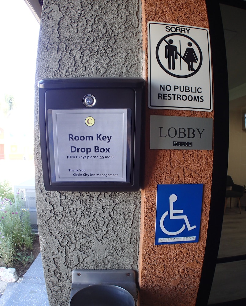 Americas Best Value Inn Corona - photo 9