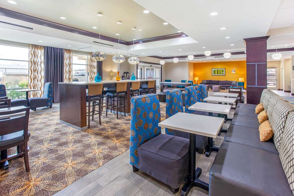 La Quinta Inn & Suites by Wyndham Gonzales TX - photo 23
