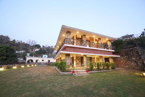 Ghughuti Baasa Home Stay Dehradun — 4-Star Luxury Hotel in Dehra Dun, India