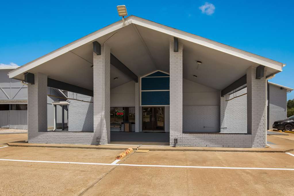 Quality Inn Madisonville - photo 7