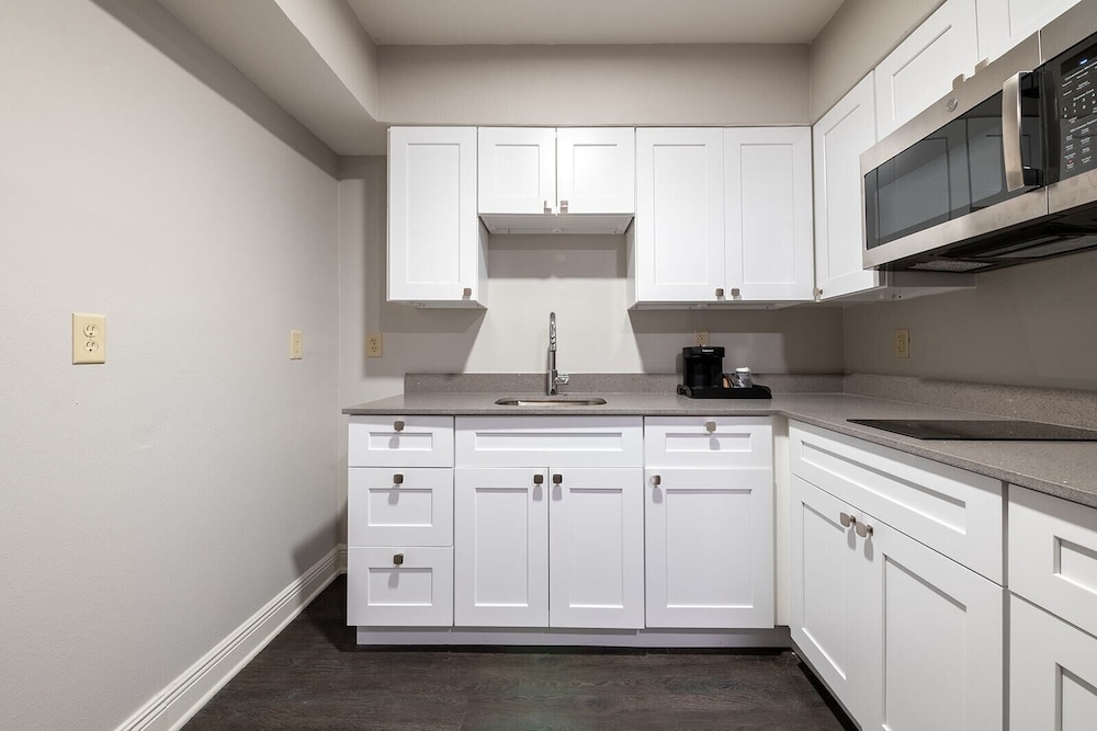 French Quarter Suites Hotel - photo 26