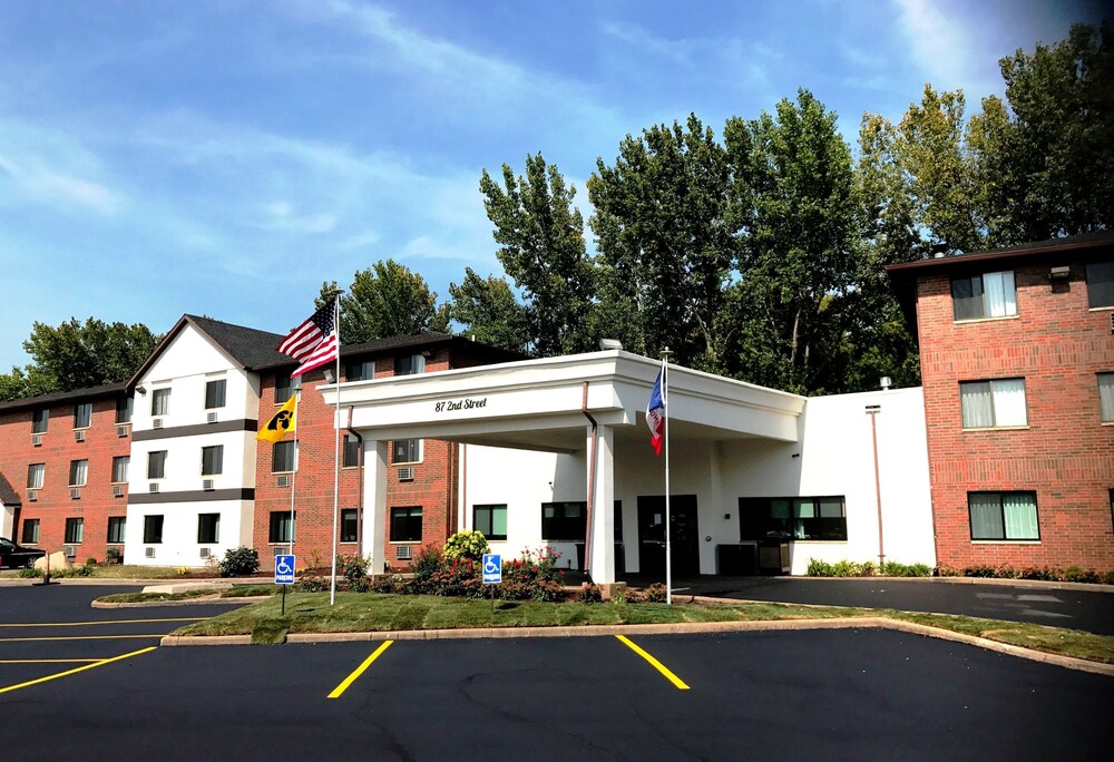 Heartland Inn - carbon neutral hotel in Coralville