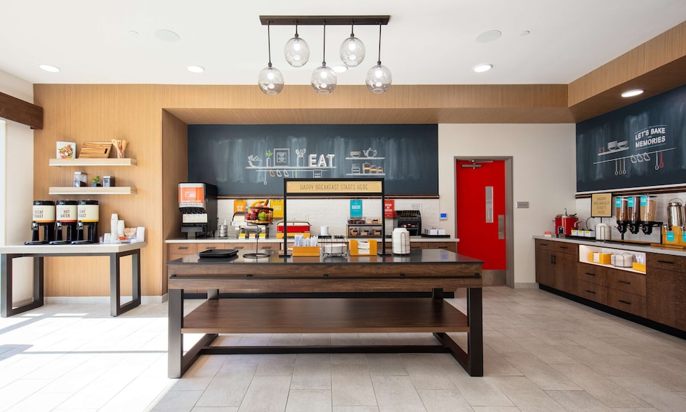 Hampton Inn by Hilton Green Bay Stadium - photo 25
