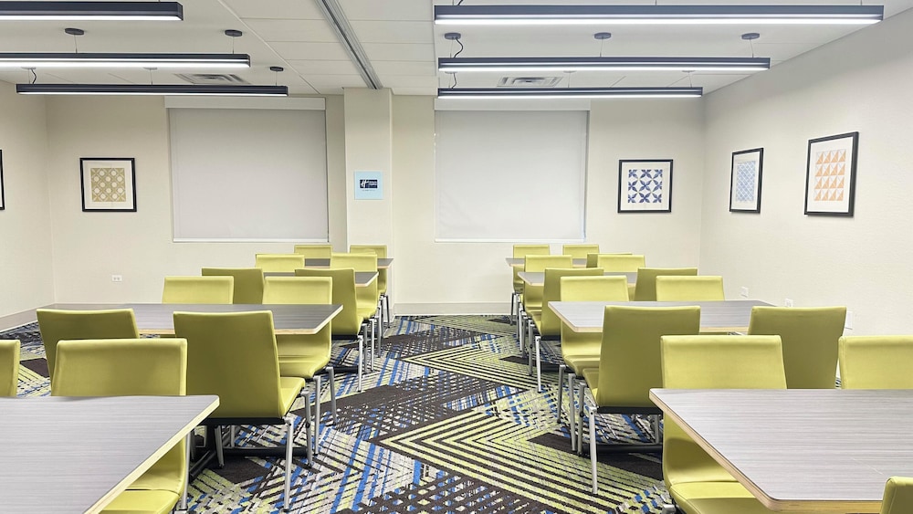 Holiday Inn Express & Suites Prospect Heights by IHG - photo 38
