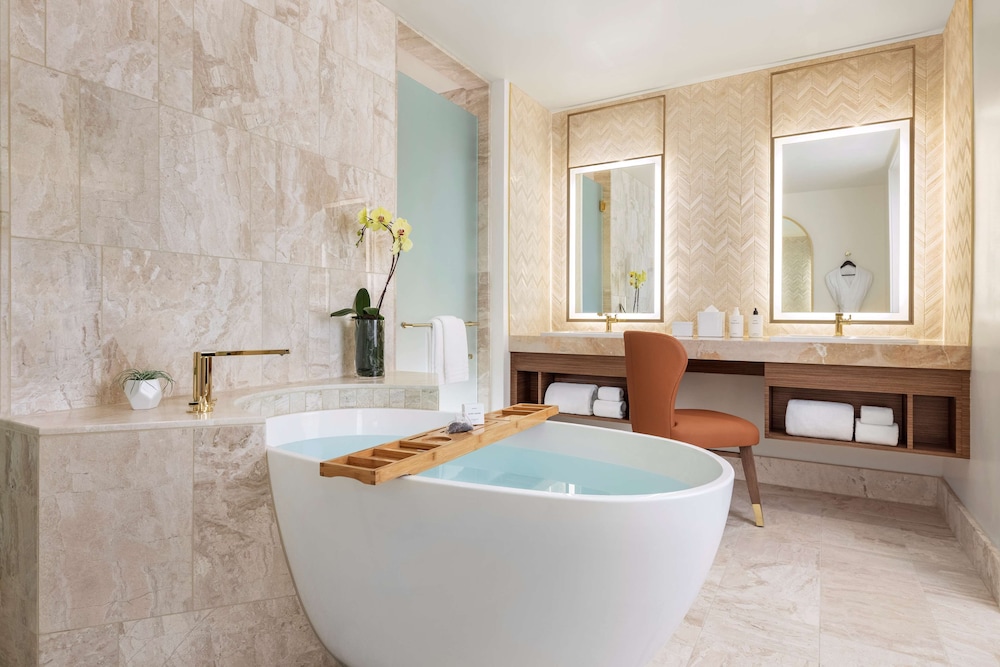Crockfords Las Vegas LXR Hotels & Resorts at Resorts World - photo 32
