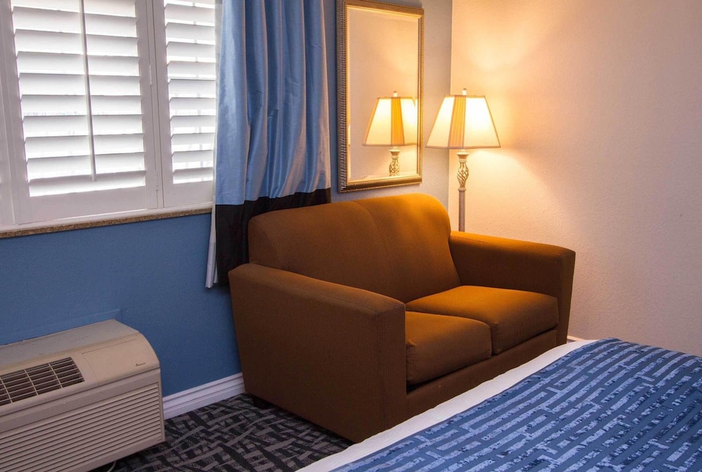 Regency Inn Los Angeles - photo 21