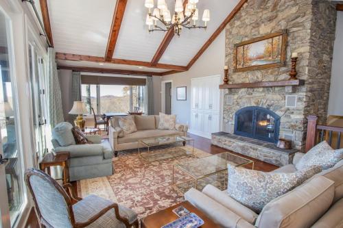 Grandfathered Inn in Boone, United States